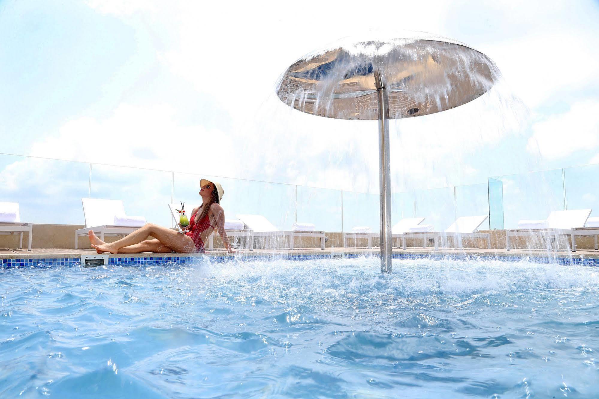 Lancaster Plaza 5*